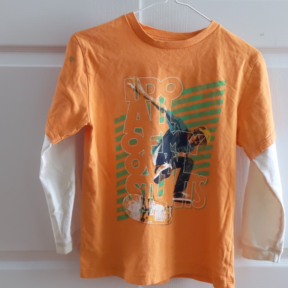 6/$20 Gap boys long sleeves Tees (sz 8)